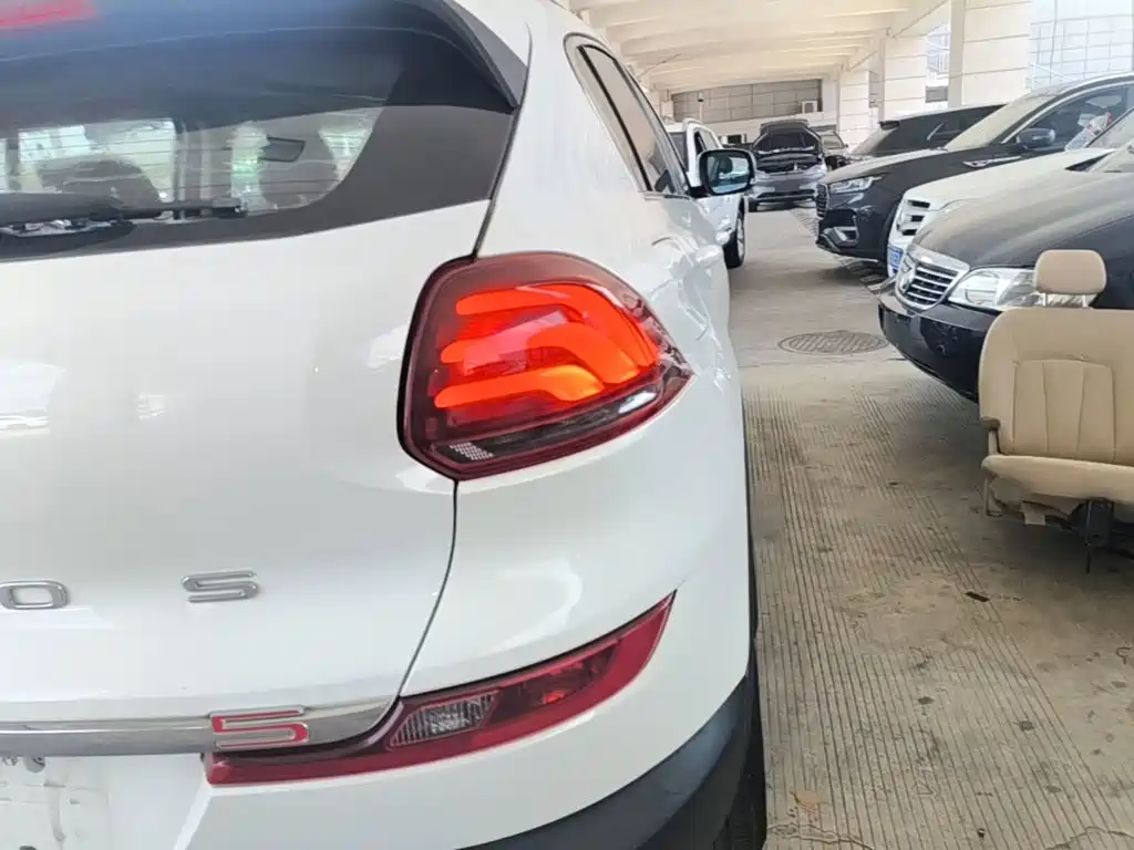 Qoros 5 2019 2019 1.6T Automatic Zhiyun Internet (AliOS) Premium Edition