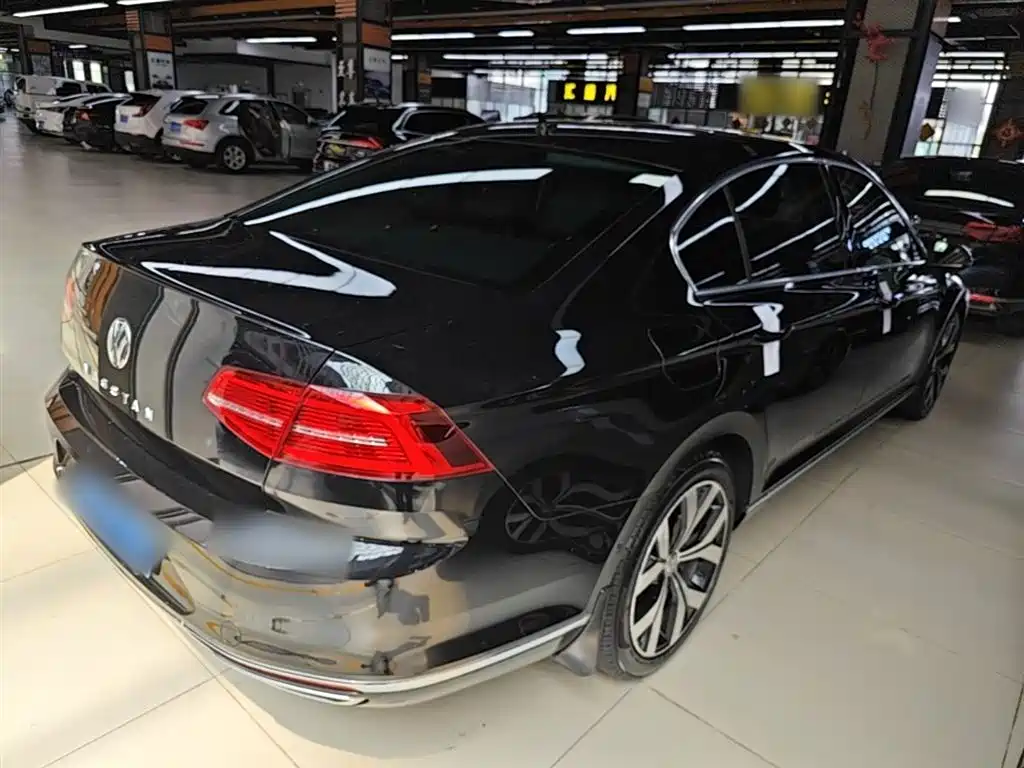 Volkswagen Magotan 2018 330TSI DSG Premium фото 7