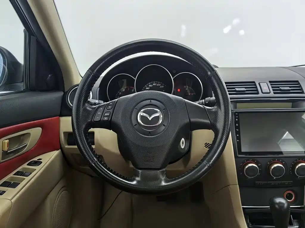 Фото 11 - Mazda 3