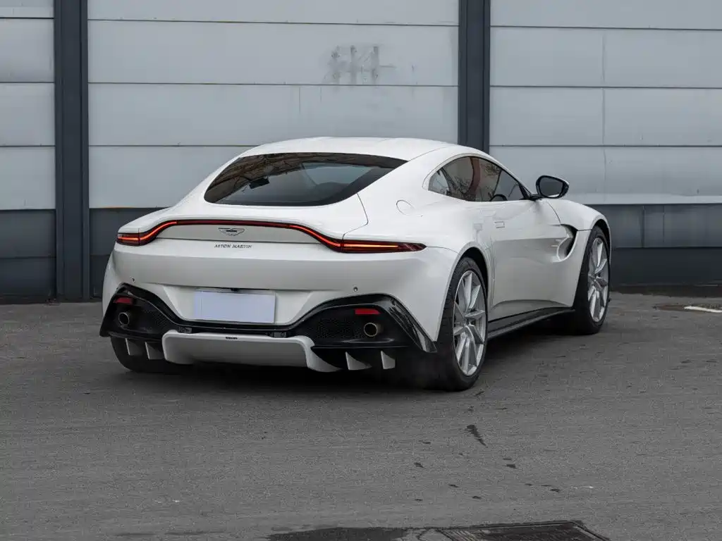 Aston Martin V8 Vantage 2019 2018 4.0T V8 Coupe