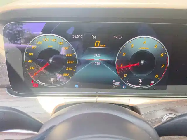 Mercedes-Benz E-Class 2021 E 300 L Premium — фото 4