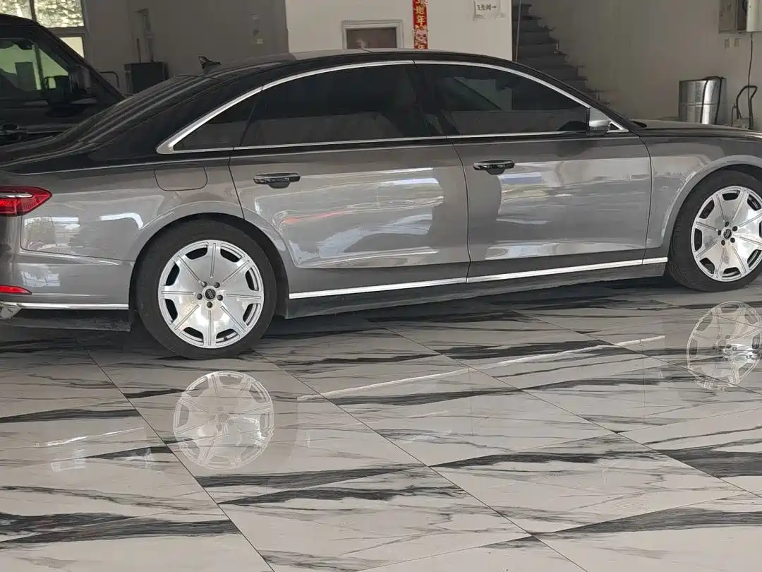 Фото 4 - Audi A8