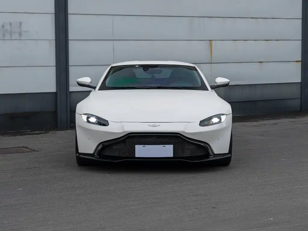 Aston Martin V8 Vantage 2019 2018 4.0T V8 Coupe