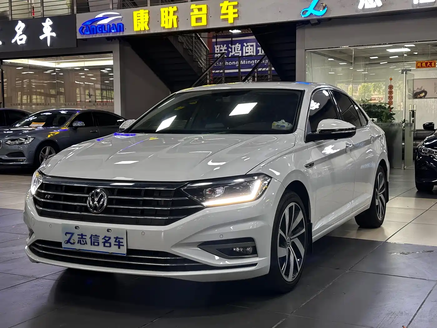 Volkswagen Sagitar 2022 280TSI DSG Excellence Edition фото 3