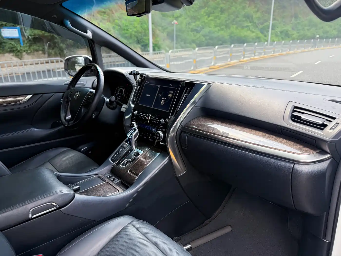 Toyota Vellfire 2021 2020 Twin Engine 2.5L HV Premium Edition