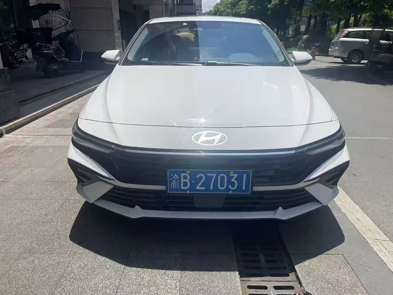 Hyundai Elantra 2023 Model 1.5L CVT LUX Premium Edition фото 2