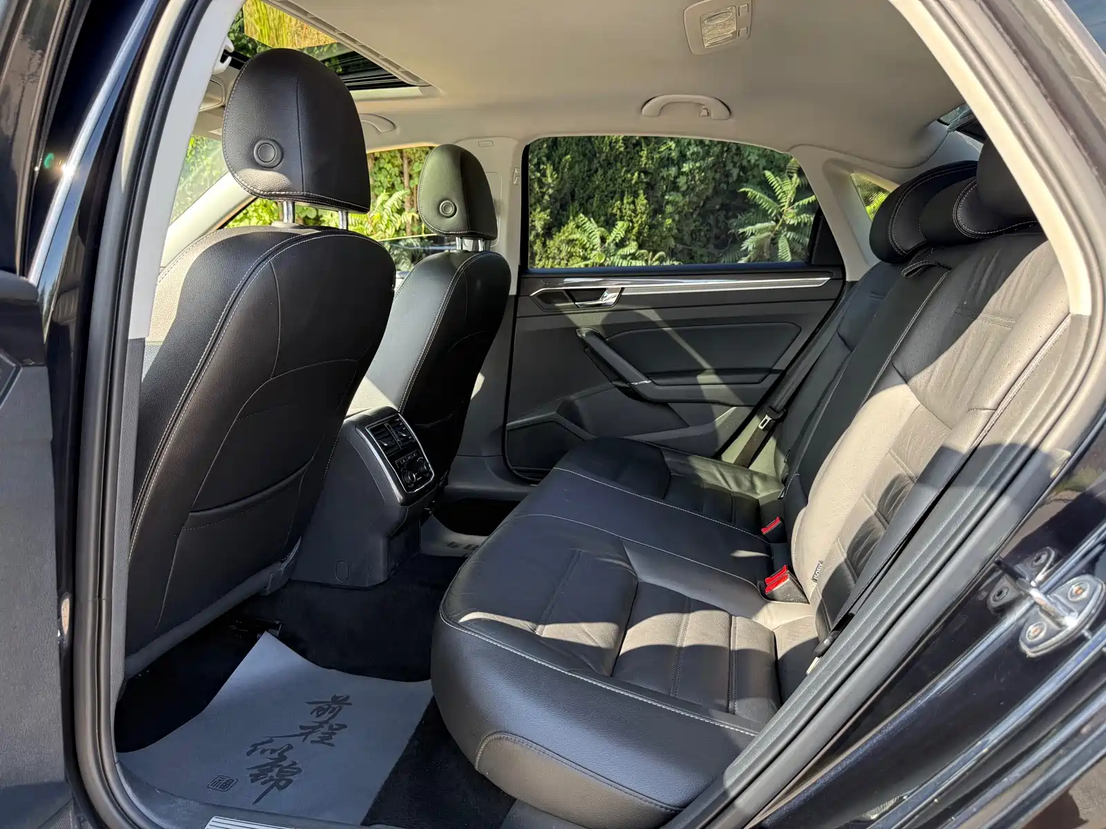 Фото 10 - Volkswagen Passat
