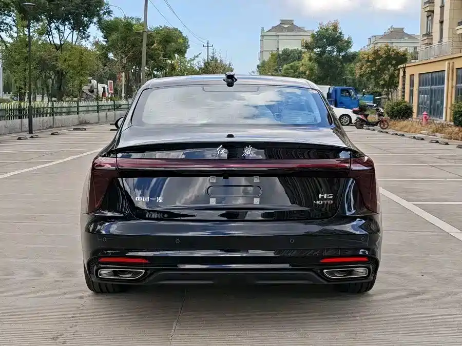 صورة 15 - Hongqi H5