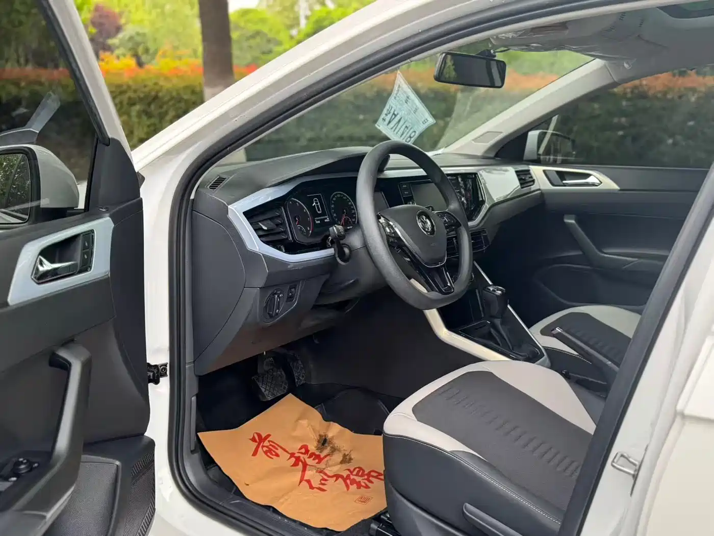 Volkswagen Polo 2019 Plus 1.5L Automatic Colorful Tech Edition фото 7