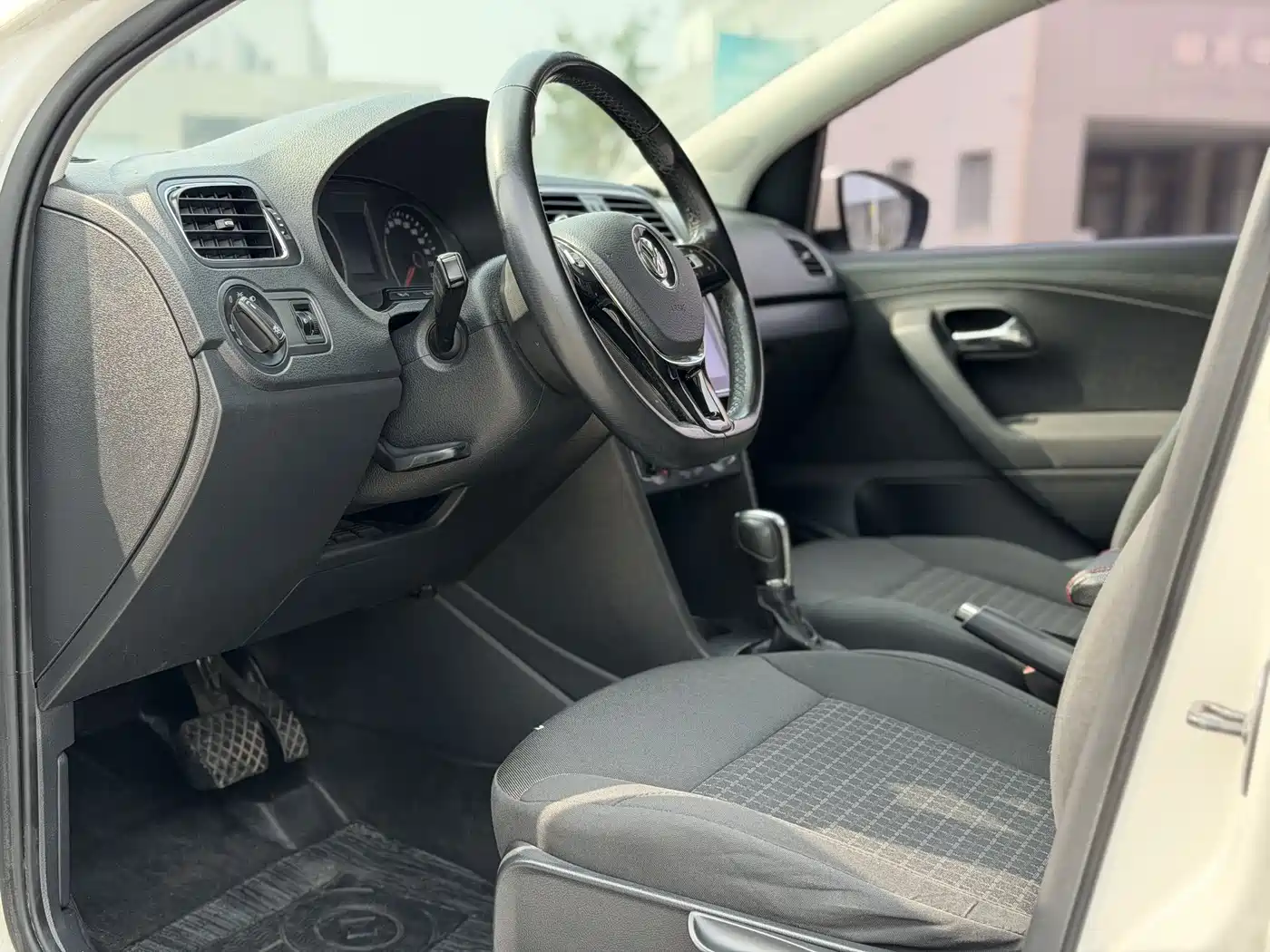 Volkswagen Polo 2018 1.5L Auto Comfort фото 4