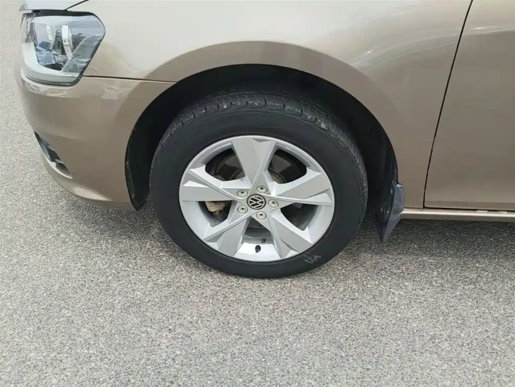 Volkswagen Bora 2014 1.6L Manual Comfort Edition фото 23