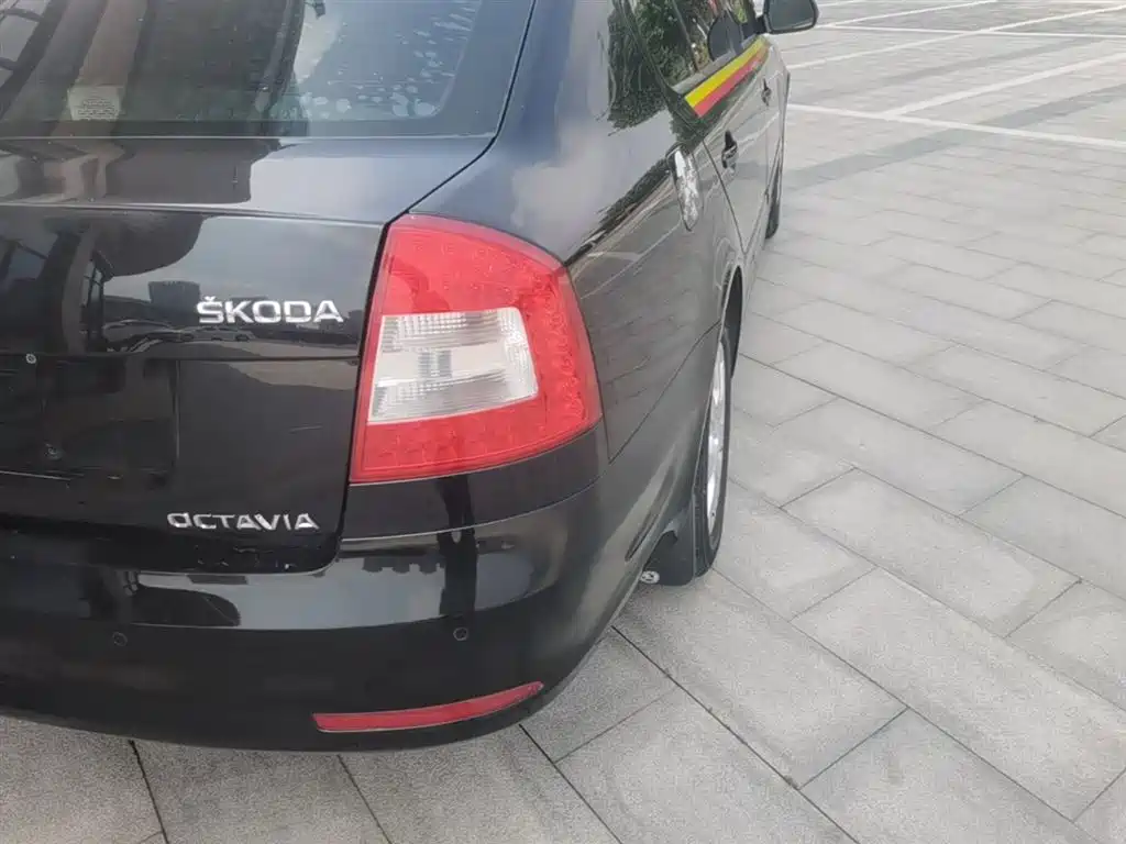 Škoda Octavia 2014 1.6L Manual Excellence Edition фото 8