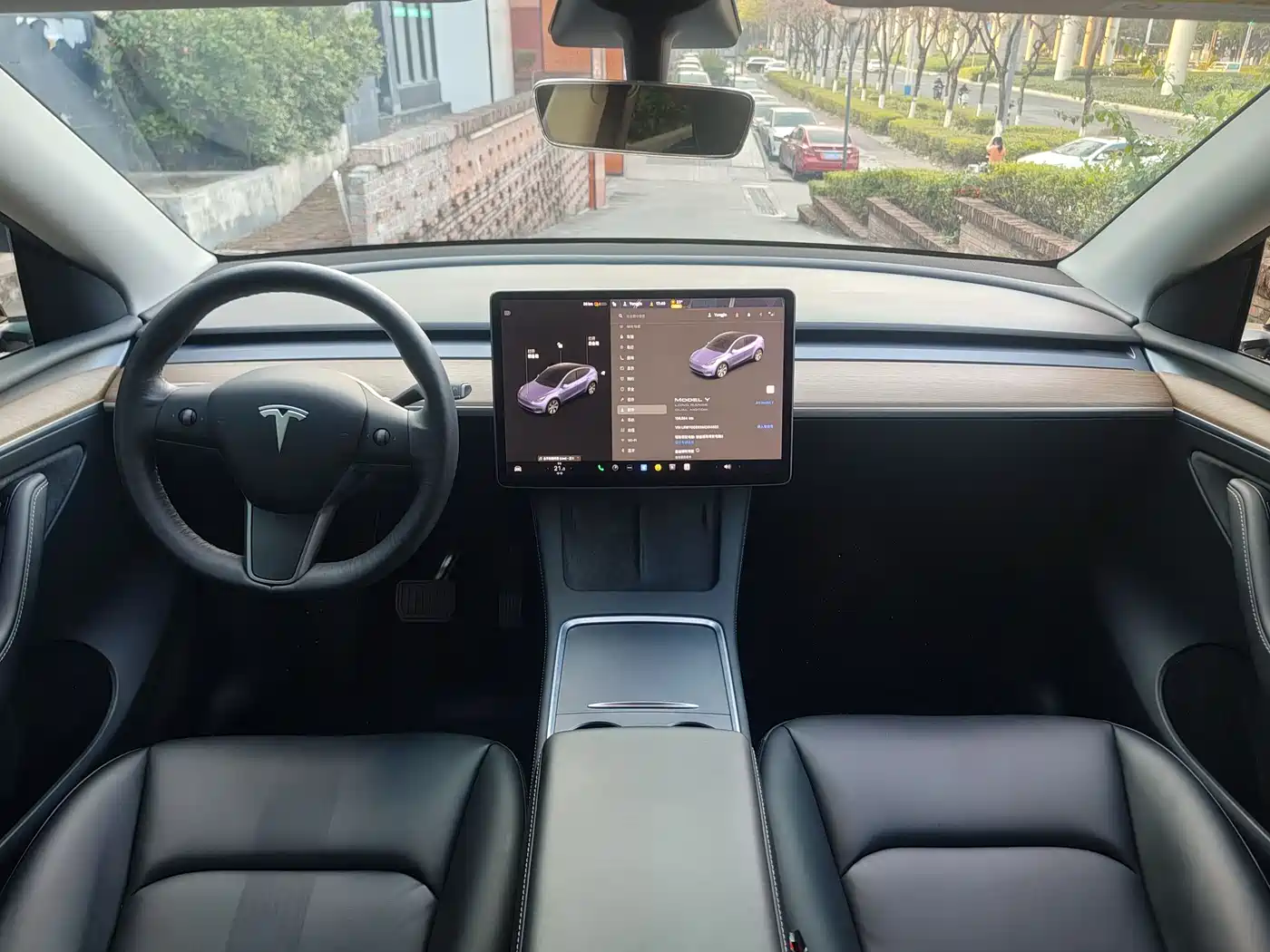 TESLA MODEL Y