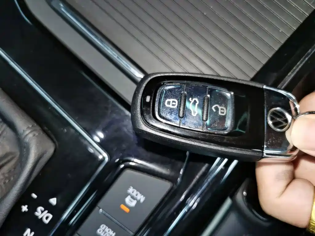 Photo 9 - Volkswagen Phideon
