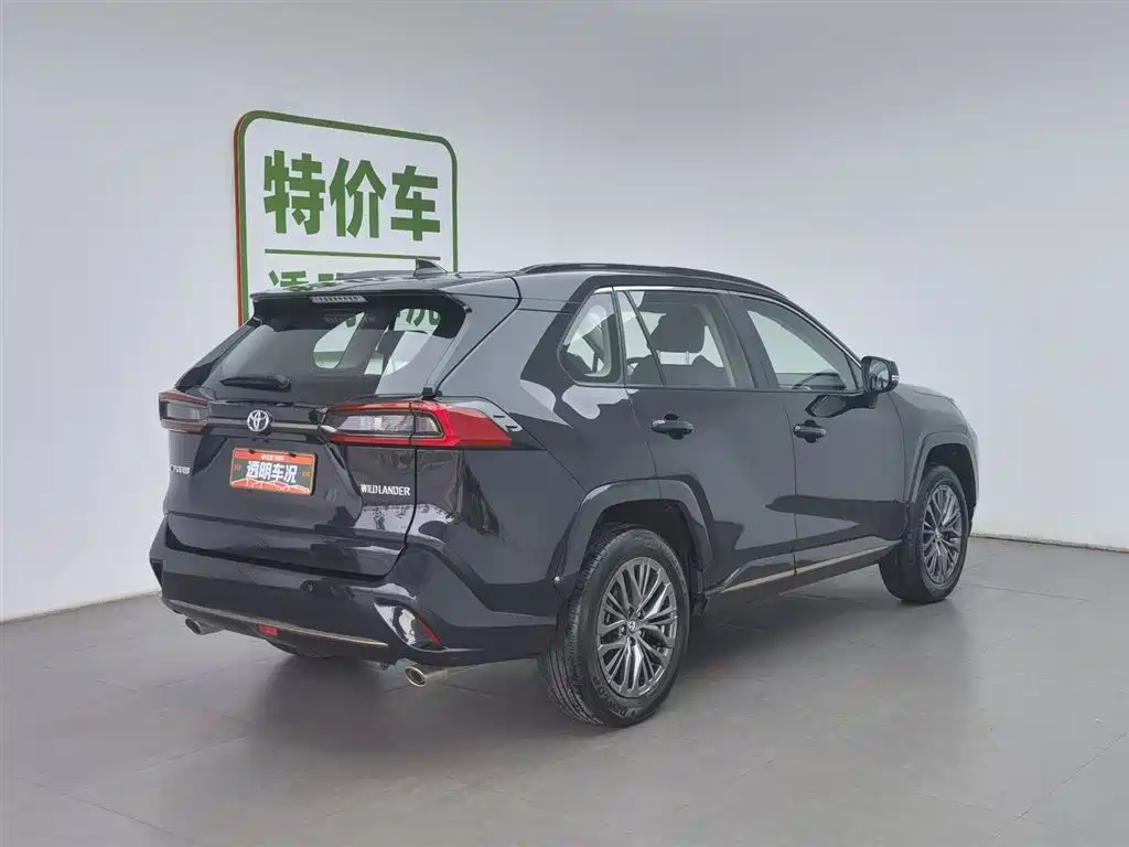Toyota Wildlander 2024 2.0L CVT 2WD Luxury PLUS Edition фото 2