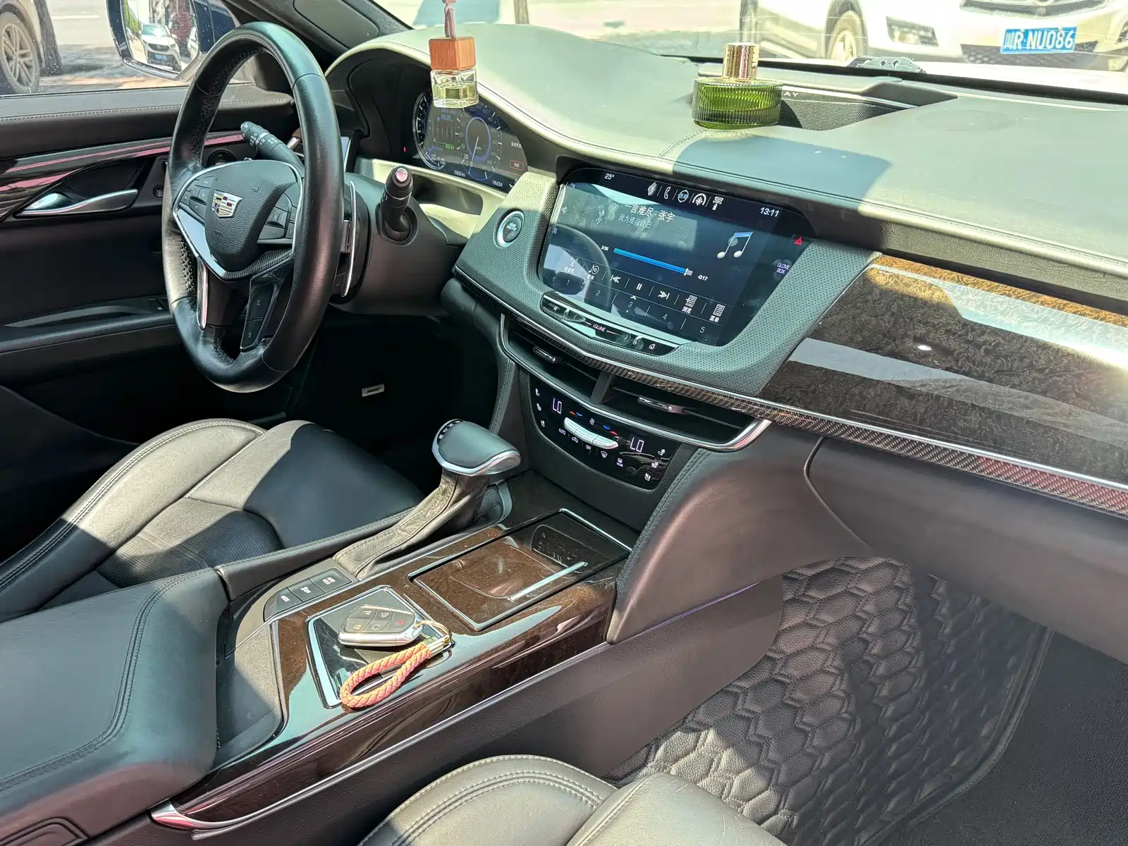 Фото 18 - Cadillac CT6