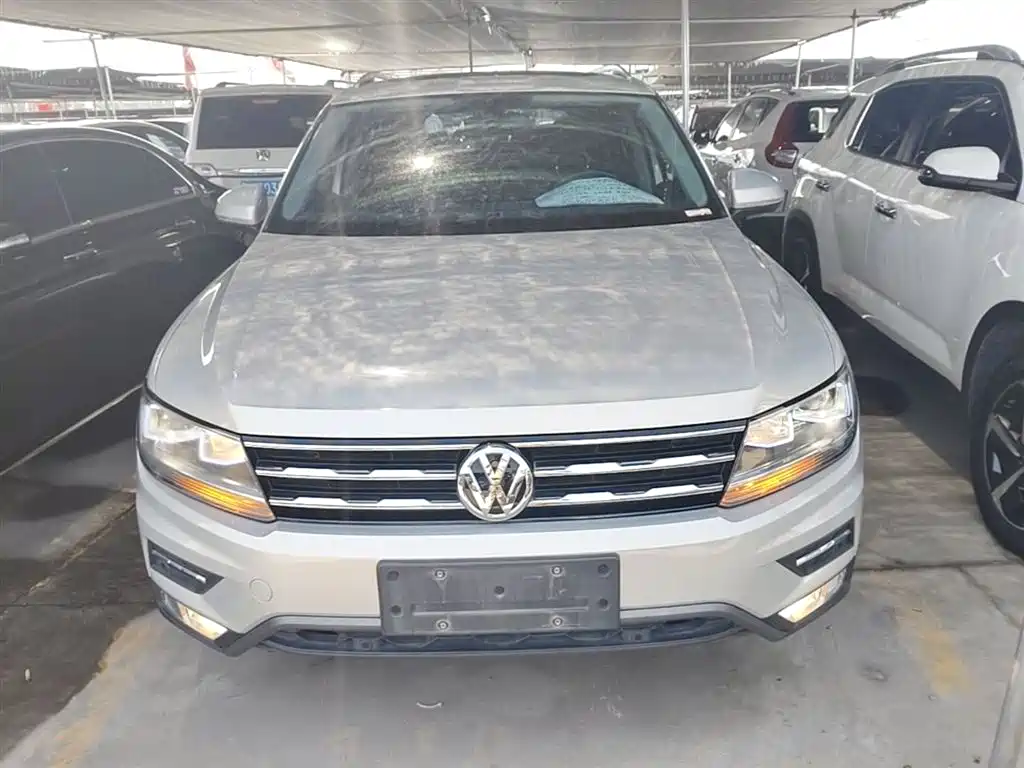 Volkswagen Tiguan L 2019 330TSI Automatic 2WD Smart Luxury Edition China VI фото 3