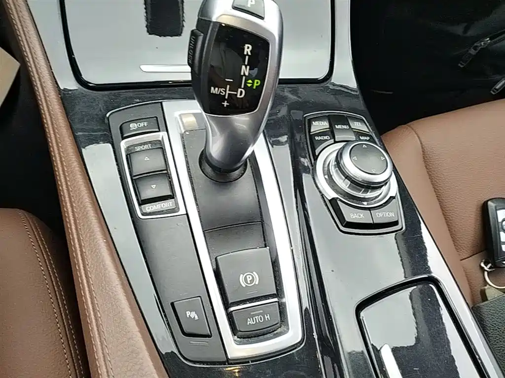 BMW 5 Series 2014 520Li Elegance фото 14