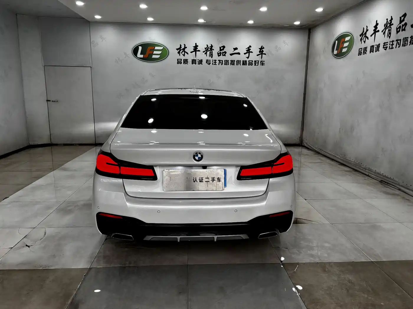 BMW 5 Series 2023 530Li Leading M Sport Package фото 6