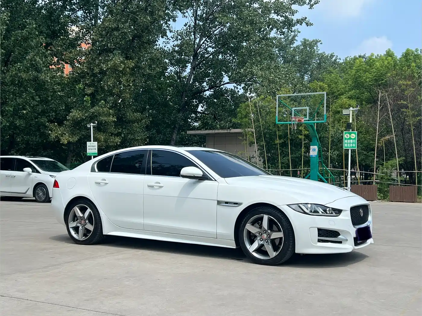 Jaguar XE 2016 2015 2.0T 200PS R-Sport