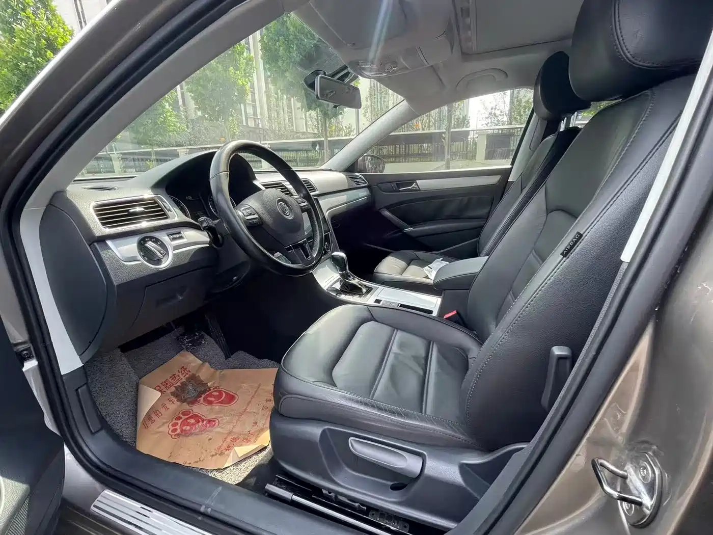 Volkswagen Passat 2014 1.8TSI DSG Luxury Edition фото 4