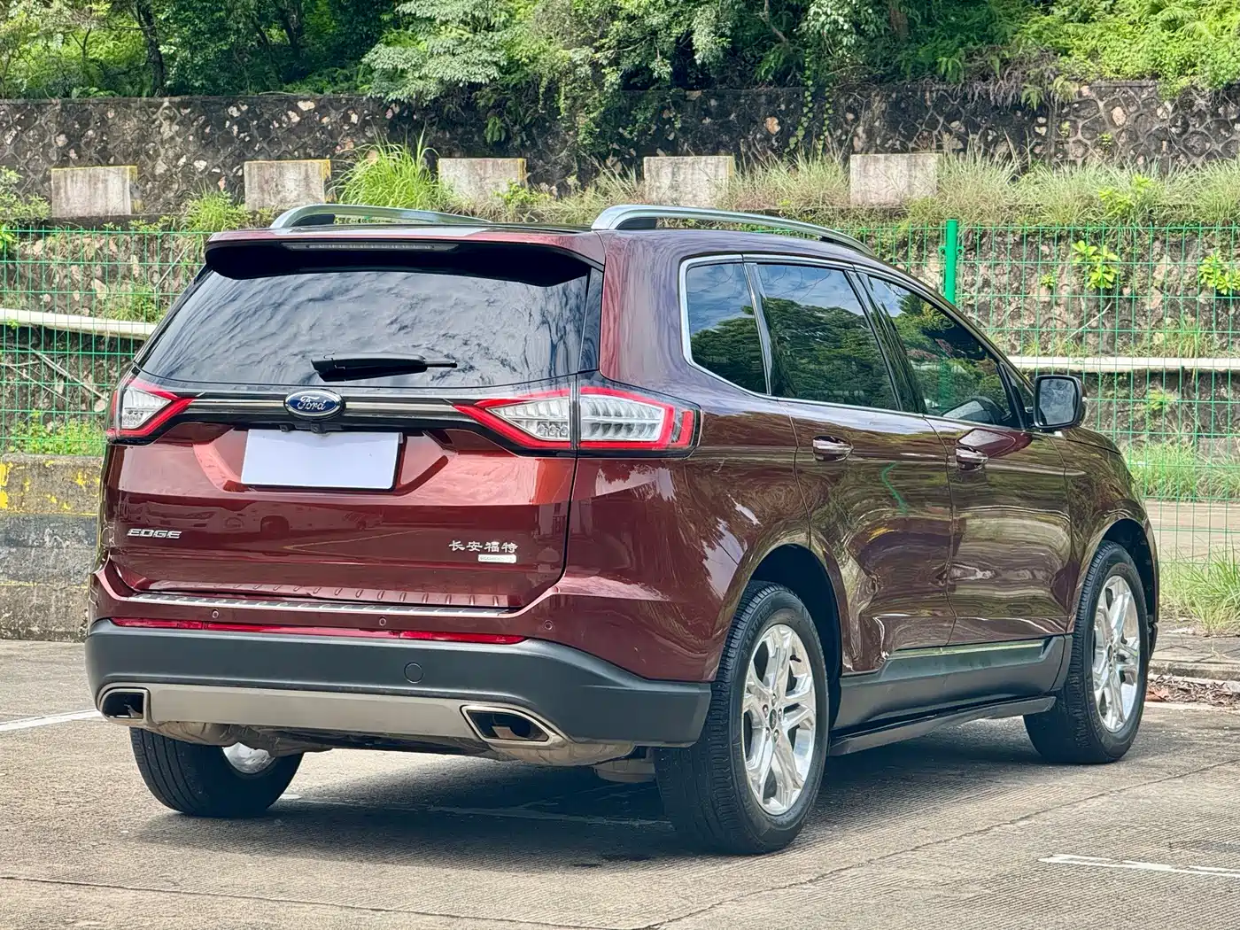 Фото 17 - Ford Edge