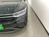 Photo 24 - Volkswagen Tiguan L