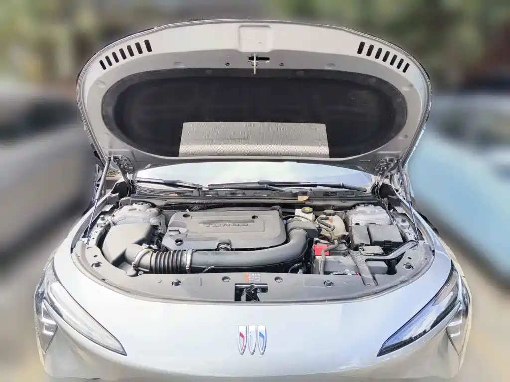 Buick LaCrosse 2025 2026 Model 28T Platinum Edition