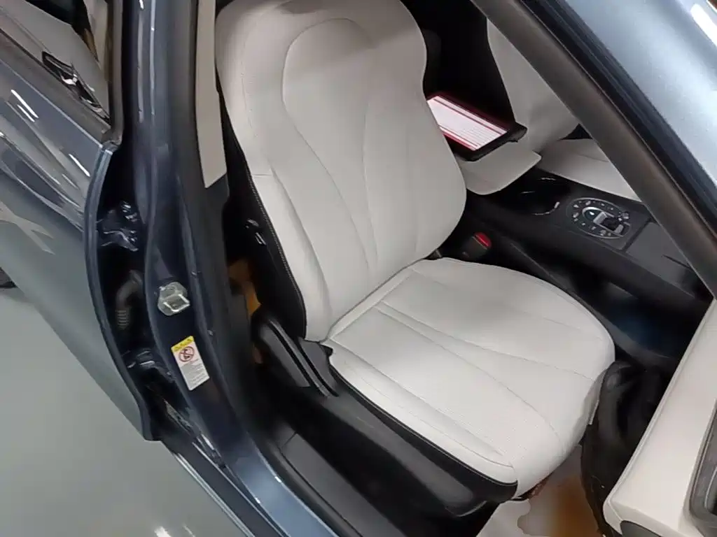 صورة 25 - BYD Seal 05