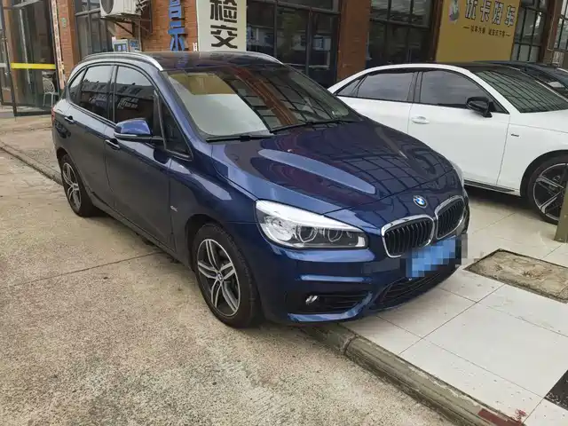 BMW 2 Series Touring 2016 218i Sport Design Package — фото 3