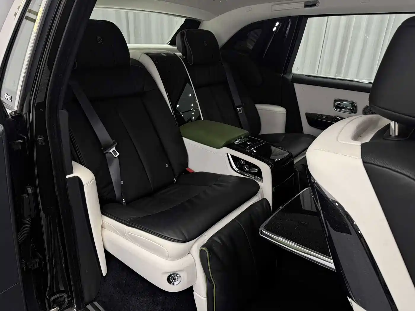 Rolls-Royce Phantom 2023 2018 6.7T Long Wheelbase Version