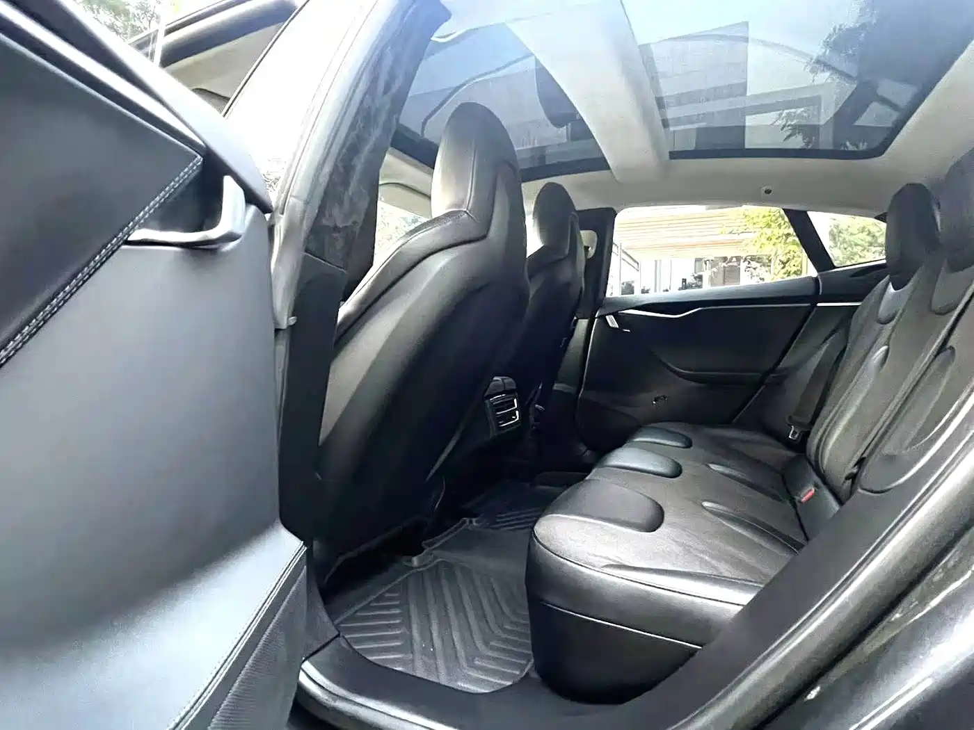 Фото 6 - Tesla Model S