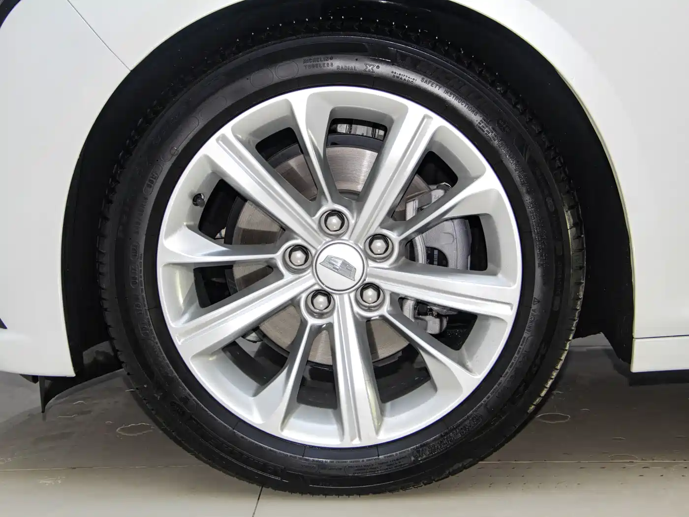 Cadillac CT5 2024 28T Luxury Model Pro фото 24