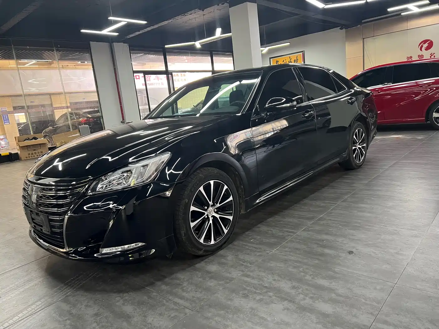 Toyota Crown 2018 2.0T Fashion Edition фото 3