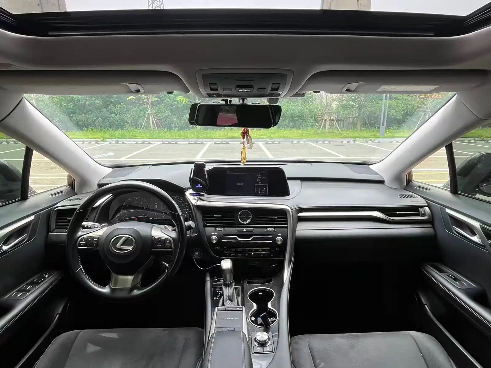 Фото 5 - Lexus RX