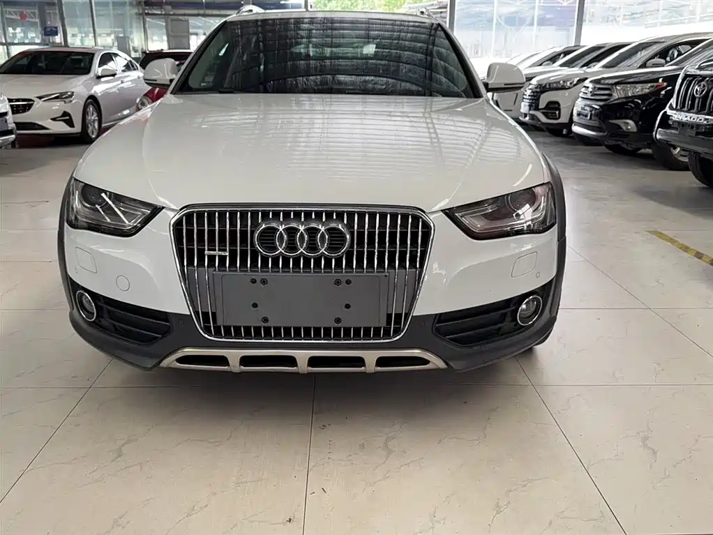 Audi A4 (Import) 2014 40 TFSI allroad quattro plus фото 4