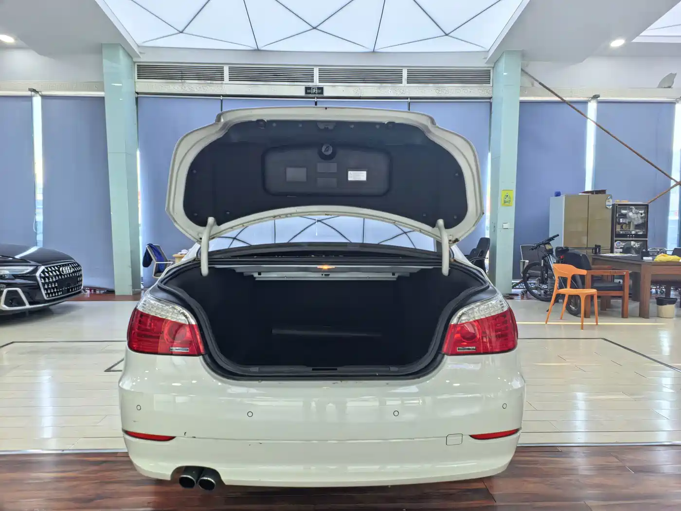 Фото 13 - BMW 5 Series