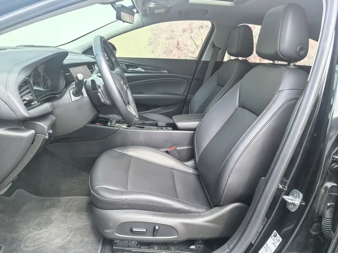 Buick Regal 2024 25T Ultra Comfort Edition фото 4