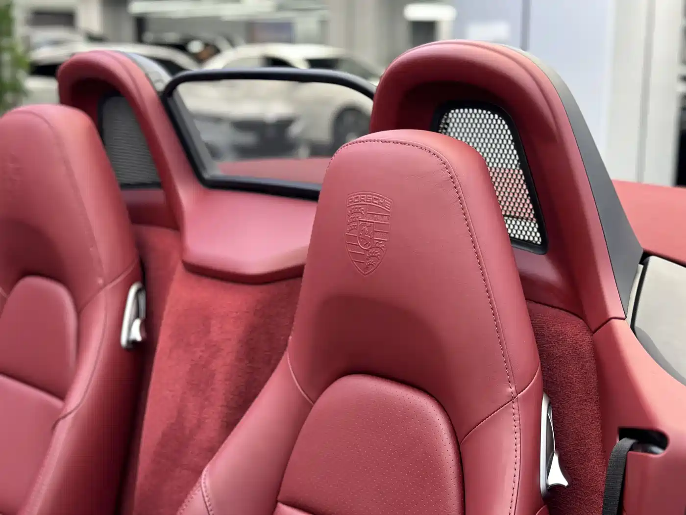 PORSCHE 718