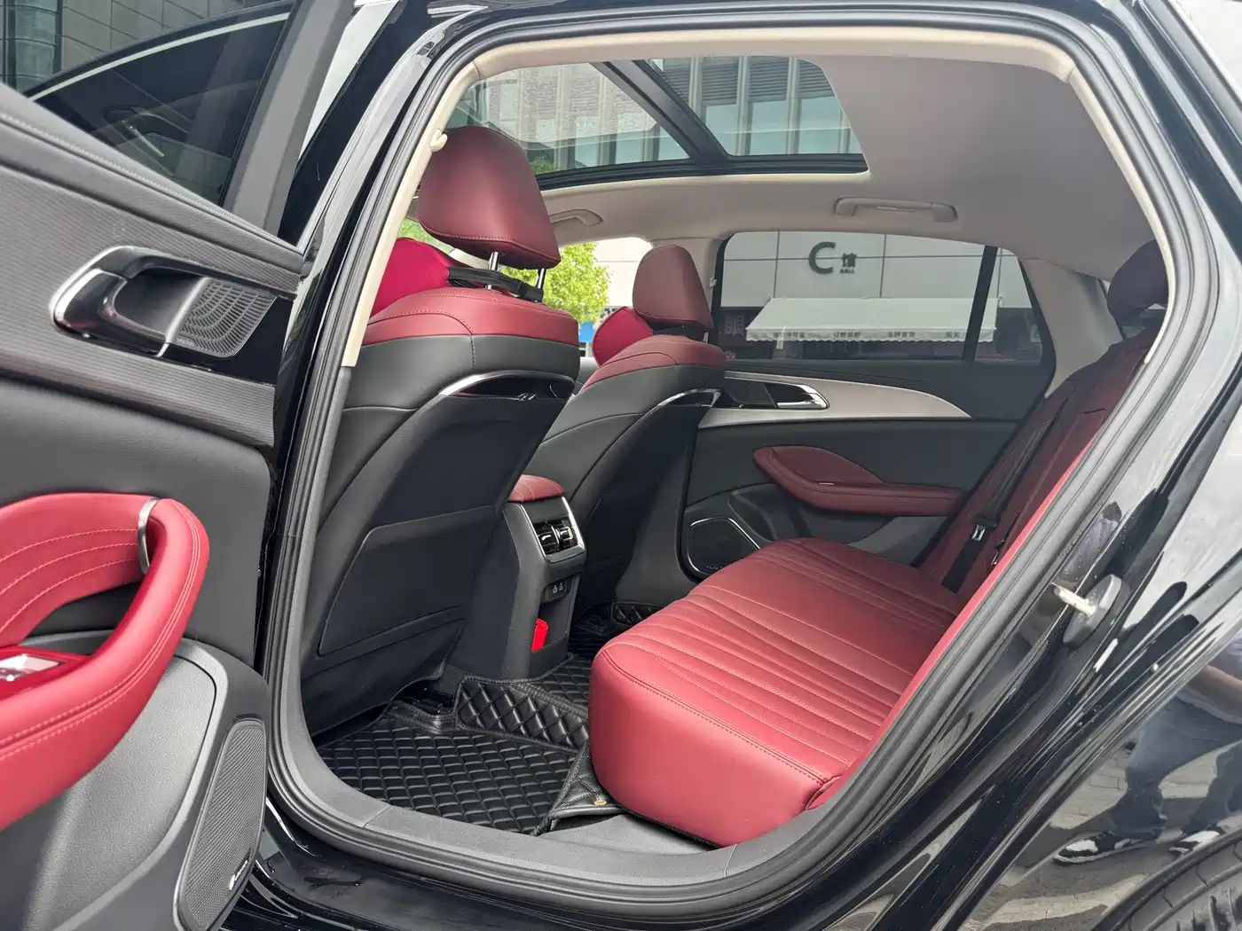 Hongqi H5 2024 2.0T Automatic Smart Connect Flag Enjoy Edition фото 11