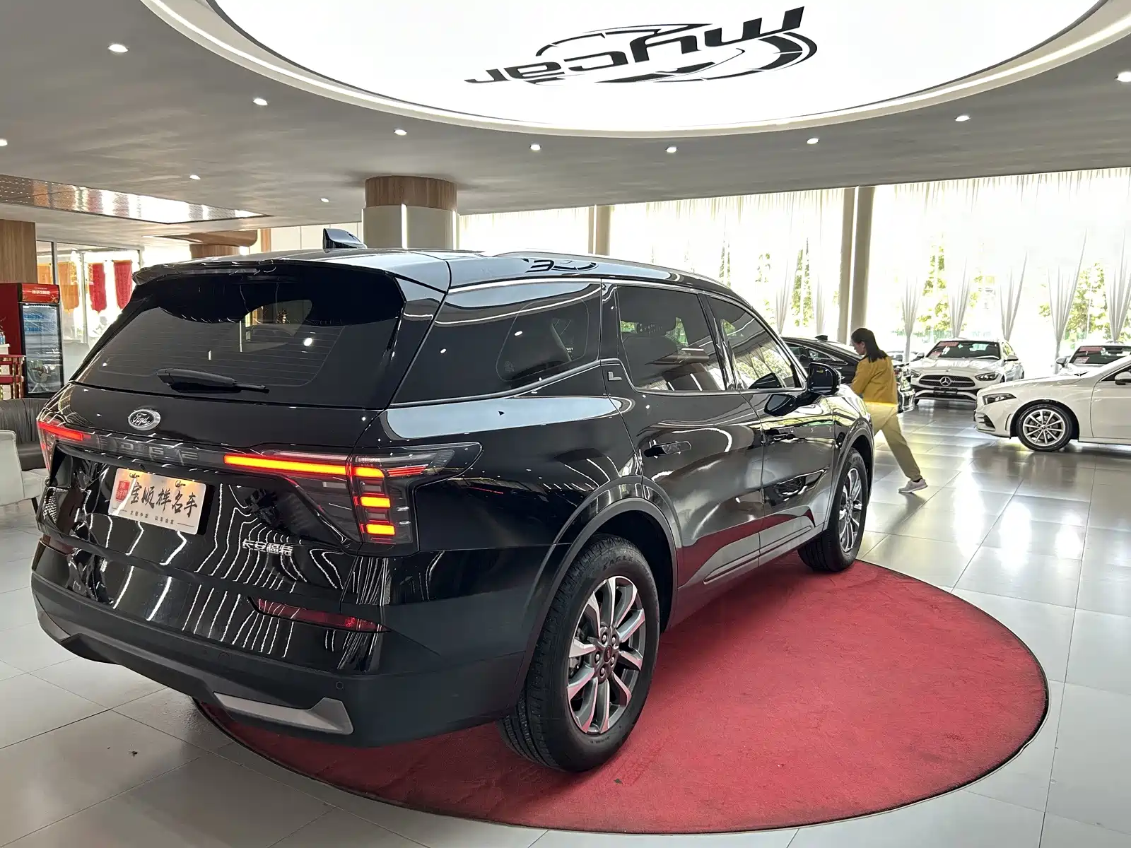 Фото 5 - Ford Edge