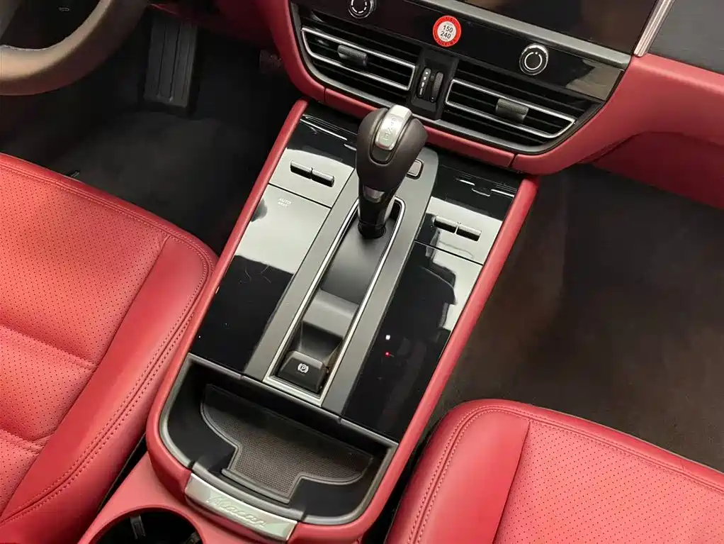 Porsche Macan 2023 Macan GTS 2.9T фото 17