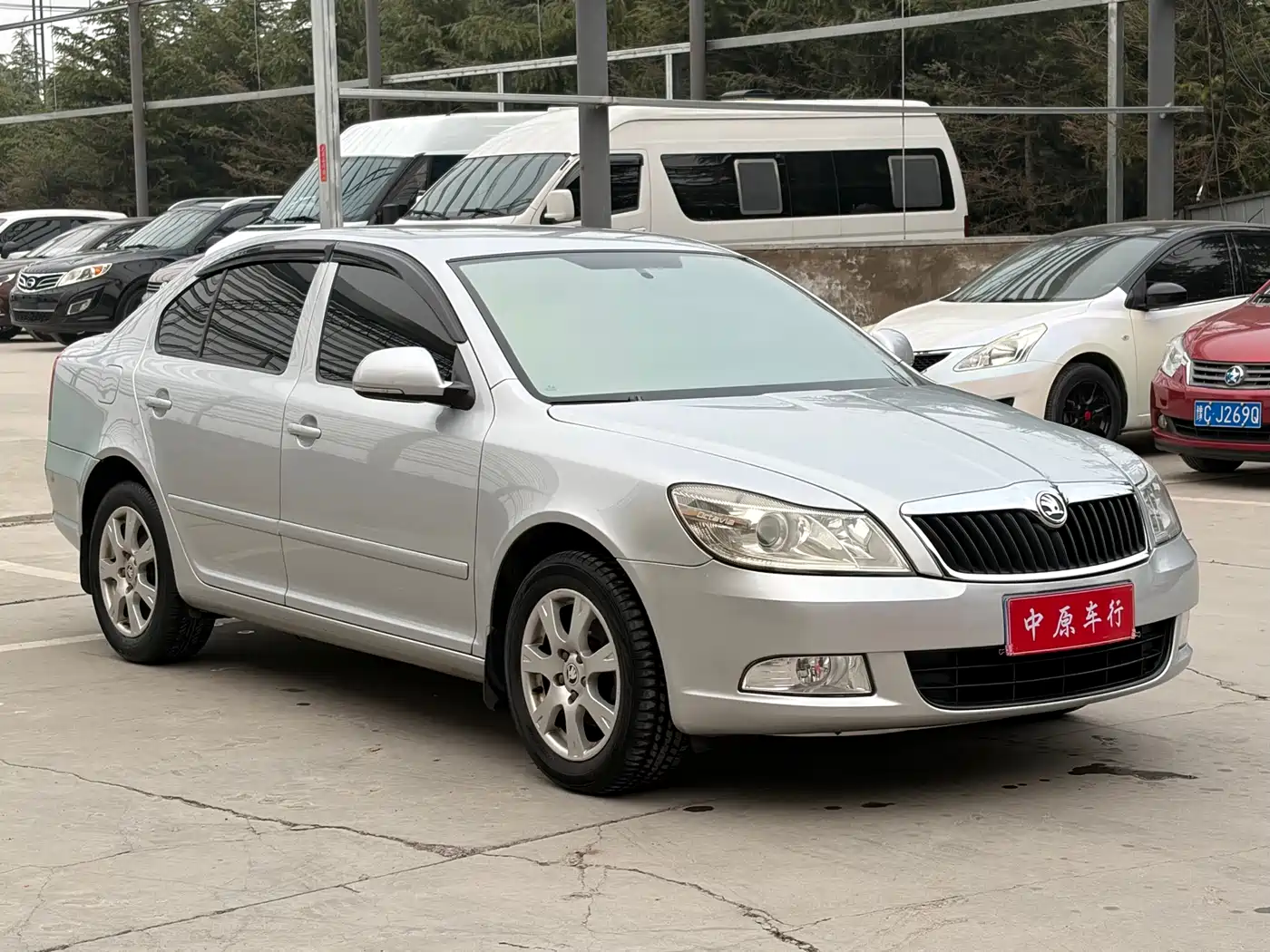 Škoda Octavia 2014 1.6L Auto Yijie Edition фото 3
