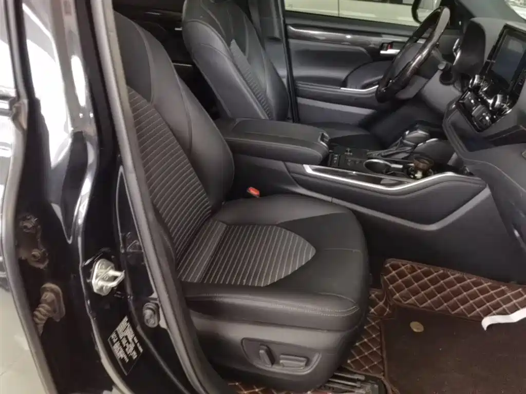 Toyota Crown Kluger 2021 2.5L HEV 4WD Luxury фото 25
