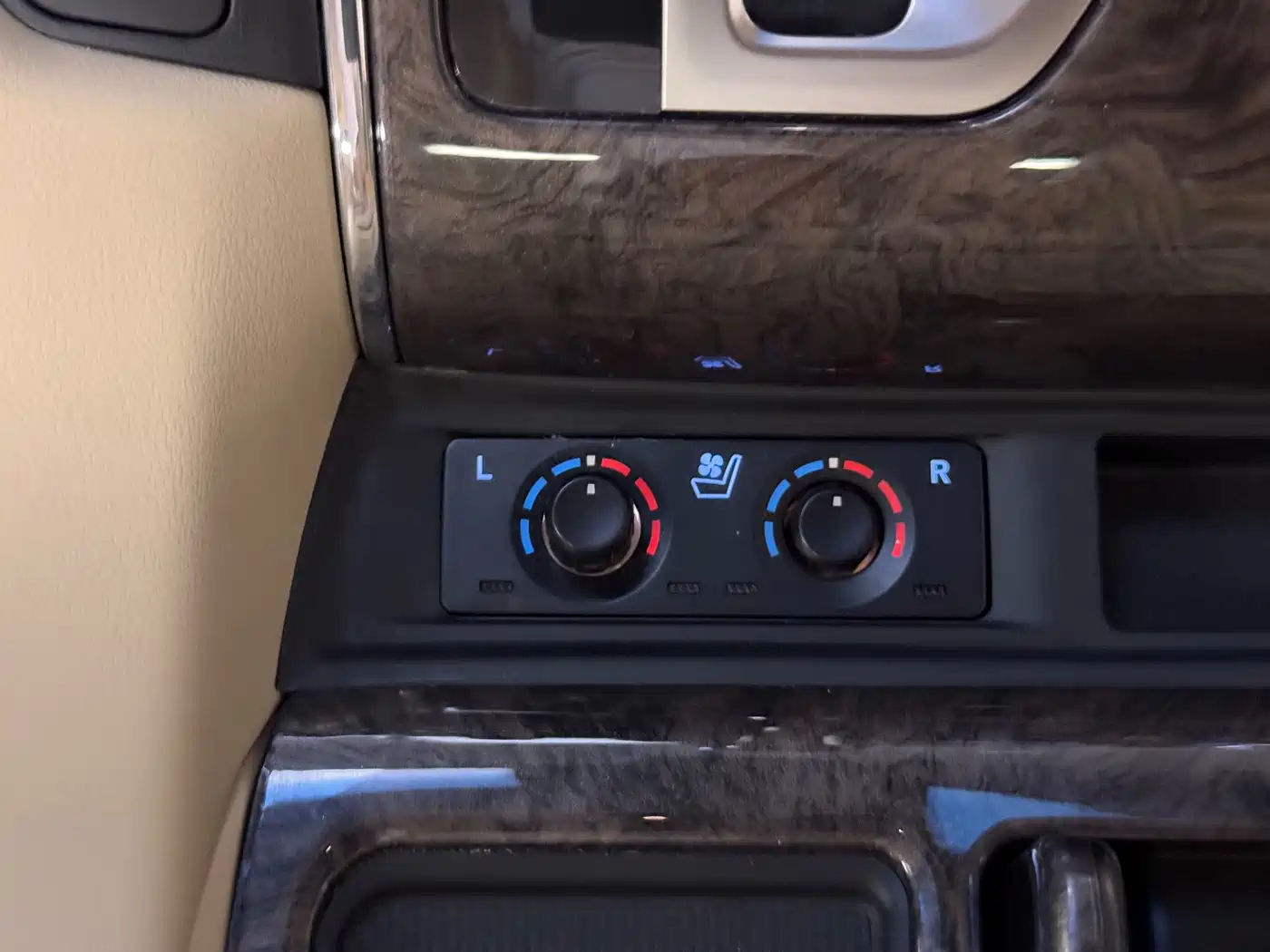 Toyota Vellfire 2021 2020 Twin Engine 2.5L HV Premium Edition