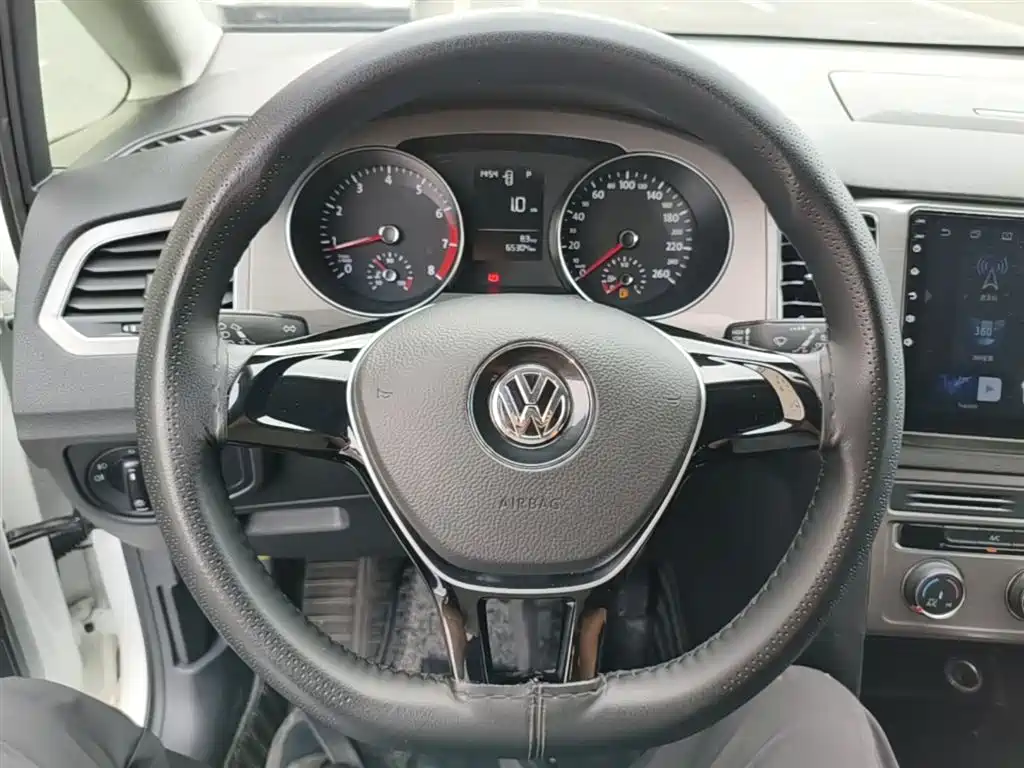 Volkswagen Golf Sportsvan 2018 1.6L Automatic Comfort фото 11