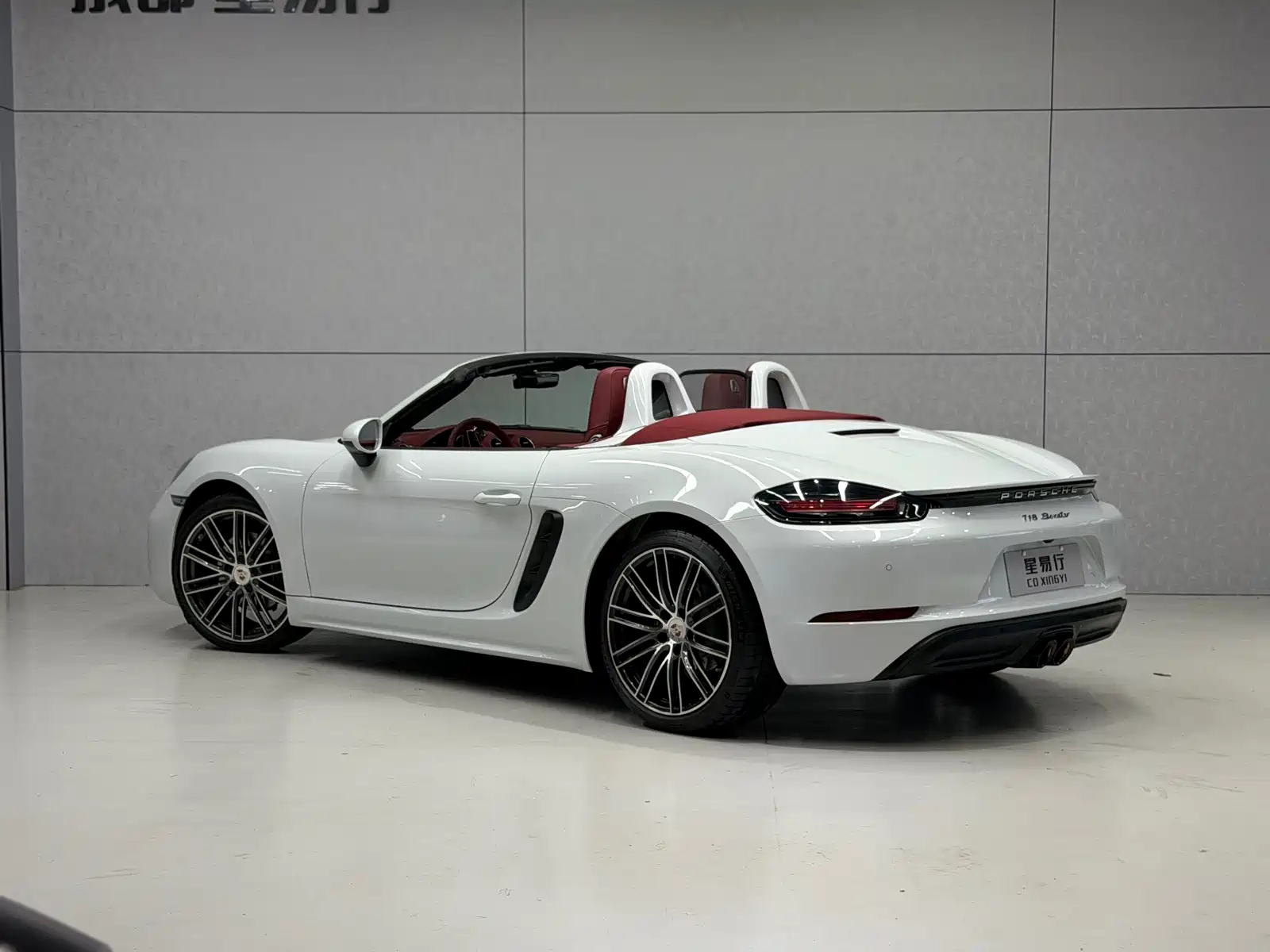 Фото 3 - Porsche 718