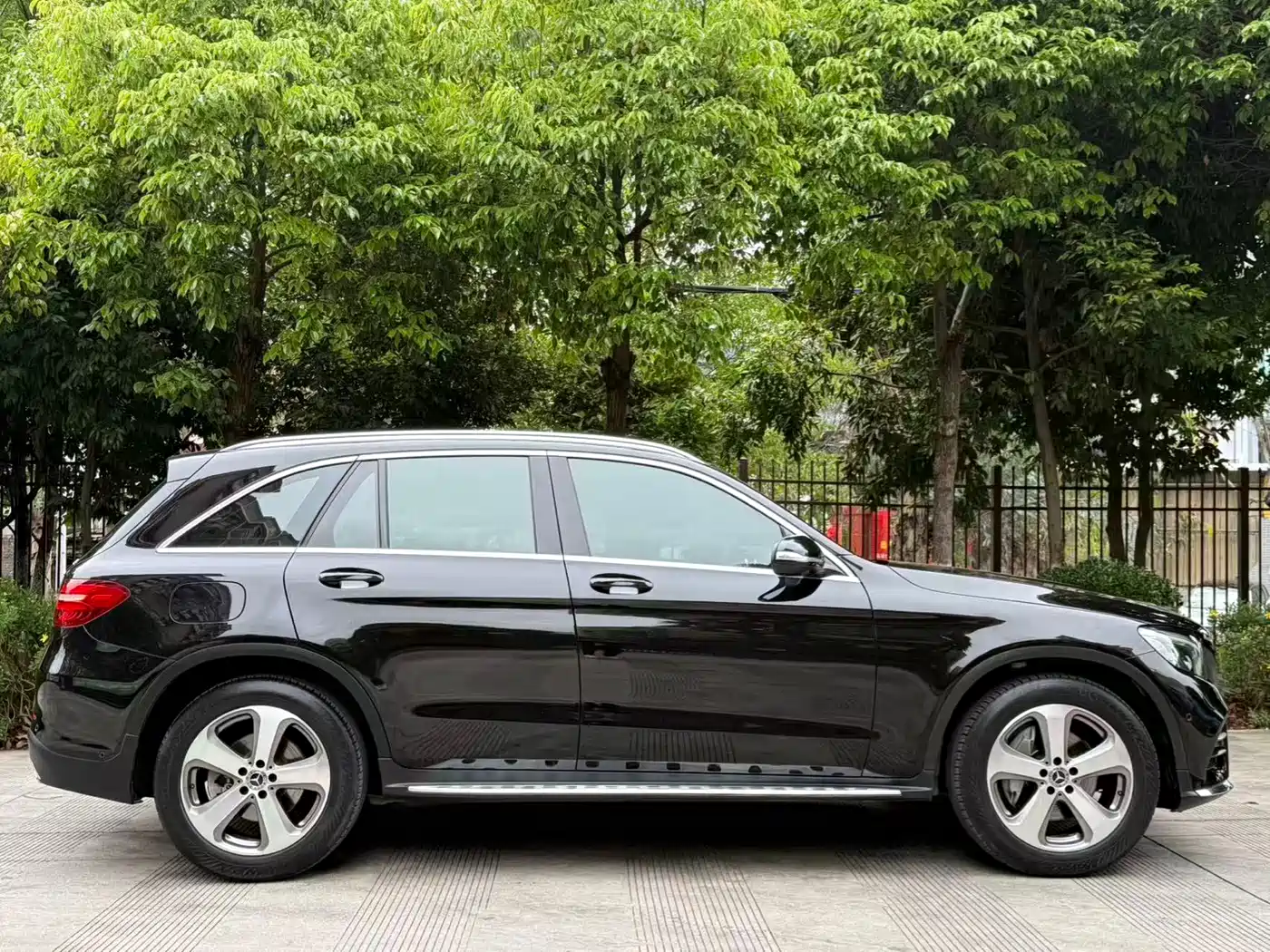 Mercedes-Benz GLC 2017 GLC 300 4MATIC Luxury фото 18