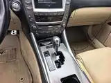 Фото 14 - Lexus IS