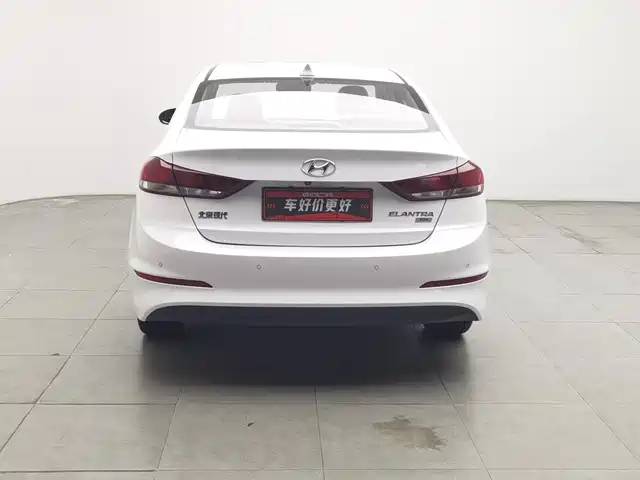 Hyundai Elantra 2016 Model 1.6L Automatic Smart Elite — фото 4
